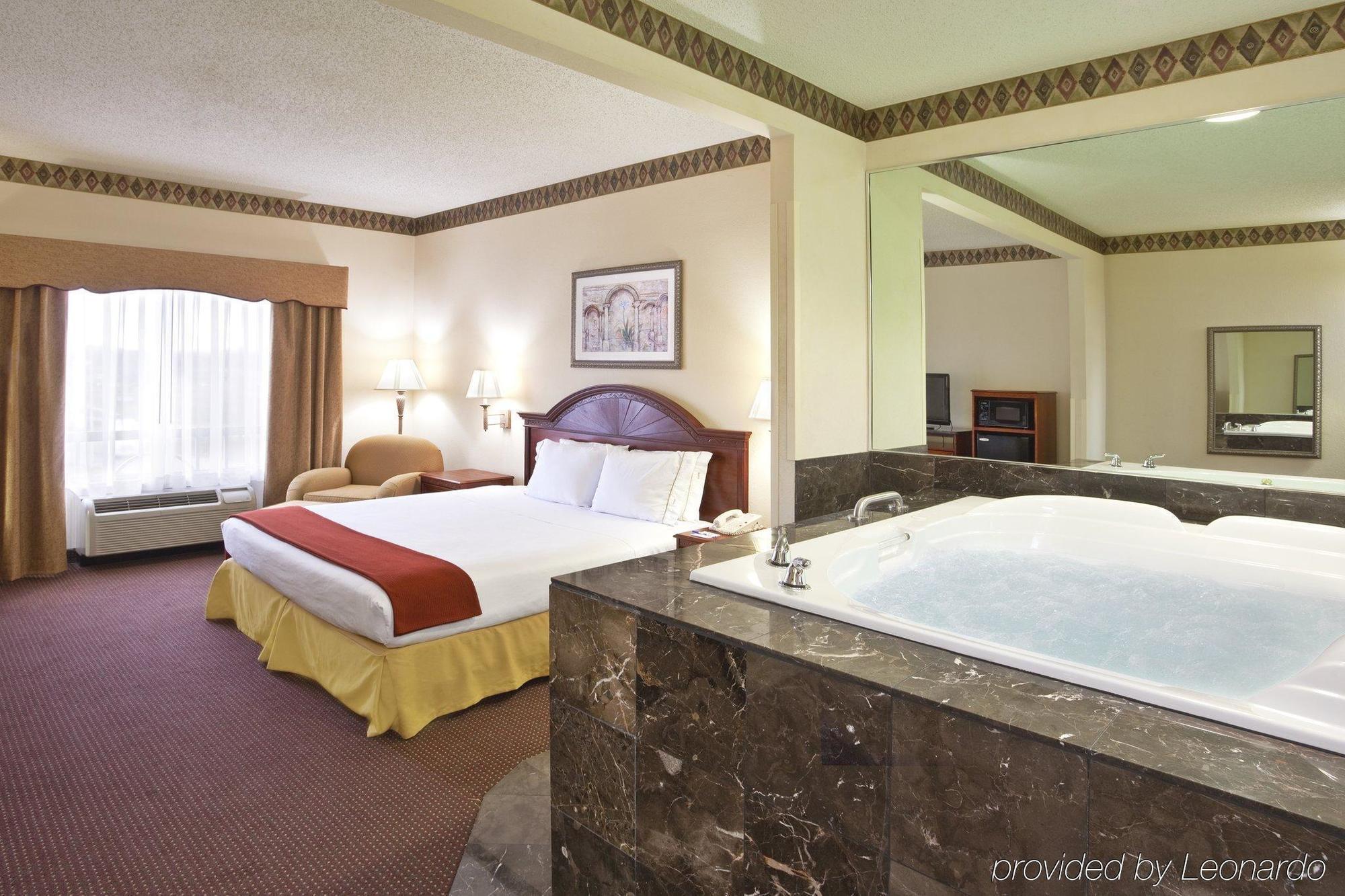 Holiday Inn Express Toledo-Oregon, An Ihg Hotel Buitenkant foto